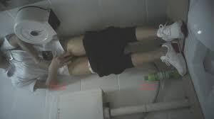 酒店廁所偷拍拍到大學畢業的美女實習經理反差激烈自慰1080P高清- SOPORN.COM