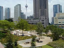 In totaal staan er 66 palmen en 127 bomen waarvan de oudste tussen de 70 en 90 jaar oud waren op het moment dat het park opgeleverd werd. Photo Of Klcc Park Kuala Lumpur City Centre Klcc Kuala Lumpur Malaysia