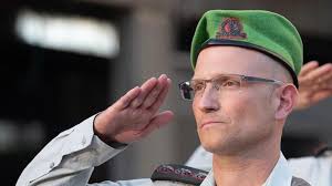 אלמ אסמן היה מטובי בנינו. Z2iomymnyzygym