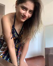 Uma sequência de fotos sem efeitos. Só porque nesse dia eu tava me sentindo  muito linda e gostosa💜😮‍💨 Quando nos sentimos bem interiormente  consequentemente transmitimos para fora! 🎈