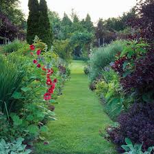 Bill Noble S Garden In Norwich Vt One Of 50 Gardens In Our Outstandingamericangardens Book Find It At A Beautiful Gardens Classic Garden Garden Inspiration