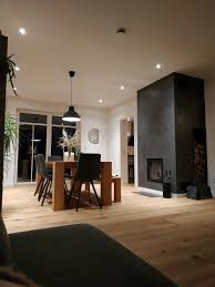 Dreisseitig einsehbarer kamin als raumteiler zwischen kueche und. Wohnideen Und Gestaltungstipps Rund Um Den Kamin
