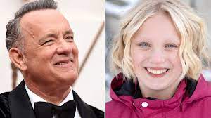 Just when the sistema needed a coronavirus poster boy along comes hanks and his wife. Tom Hanks Schwarmt Von Zwolfjahriger Filmpartnerin Helena Zengel Stern De