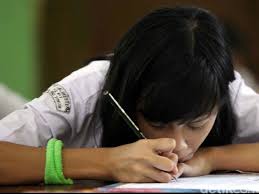 Bagaimana mengembangkan kerangka tersebut menjadi paragraf, hal itu amat bergantung pada sifat paragraf itu sendiri. Contoh Soal Ide Pokok Paragraf Lengkap Pembahasan Dan Kunci Jawaban