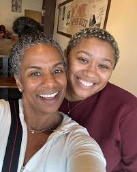 Life lately 🌸 full of smiles, rest and gratitude as this year comes to a  close!