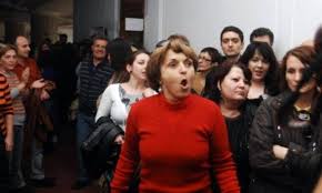 Casa nationala de asigurari de sanatate (cnas) este institutie publica, autonoma, de interes national, cu personalitate juridica, al carei principal obiect de activitate il reprezinta asigurarea functionarii unitare si coordonate a sistemului asigurarilor sociale de sanatate din romania. Protest La Casa De AsigurÄƒri De SÄƒnÄƒtate Bucuresti AngajaÅ£ii Cer Drepturi Salariale