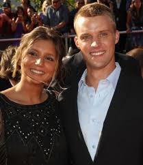Actress jennifer morrison and actor jesse spencer, who costar on fox's hit medical drama house, became engaged over the holidays in paris, people has learned. Maya Gabeira And Jesse Spencer Dating Gossip News Photos