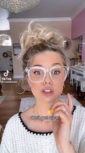 Nicole Leech's Instagram, Twitter & Facebook