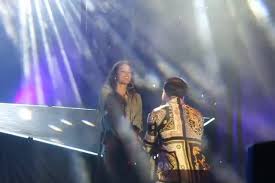 Carolina loureiro and david carreira dated from december, 2015 to august, 2017. David Carreira Declara Se A Carolina Loureiro Em Palco Video Sabado