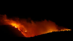 Un incendio es una ocurrencia de fuego no controlada que puede abrasar algo que no está destinado a quemarse. El Incendio En Tenerife Alcanza Las 2 600 Hectareas Y Entra En El Parque Nacional Del Teide Espana El Pais