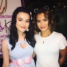 Alexa And Katie S2 Finale Bts Paris Berelc Alexa Short Hair Styles