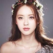 Violet Granger's Instagram, Twitter & Facebook