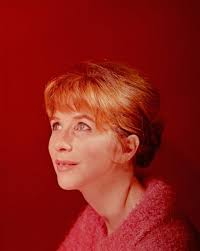 Juli Harris's Instagram, Twitter & Facebook