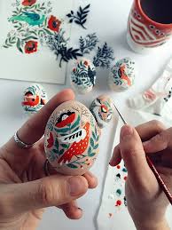 Beautiful Easter Eggs Hand Painted With Colorful Folk Art Illustrations In 2020 Easter Egg Painting Easter Crafts Easter Diy