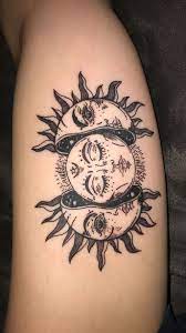50 Inspiring Sun And Moon Tattoo Design Ideas Tatoveringer Tatoveringsideer Tatovering Inspirasjon