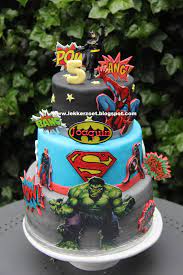 Lekker Zoet Super Heroes Taart En Cupcakes Superman Bathman Spiderman Hulk En Captain America Voor Joaquin 5 Jaar