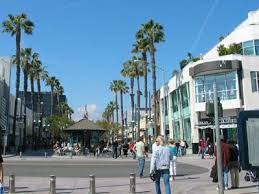 With an enduring international reputation for quality, creativity and uniqueness, bloomingdale's is at the forefront of retailing worldwide. Santa Monica Malls And Shopping Centers
