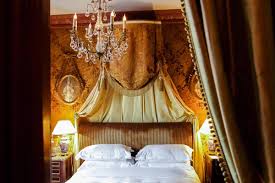 The paradise hotel in busan was a really nice weekend getaway. L Hotel Paris Glamour Samtiger Luxus Im Herzen Von St Germain Des Pres Video Beautiful Places For Lovers