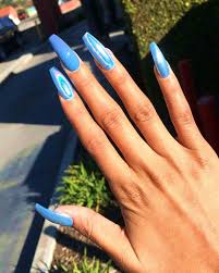 The acrylic coffin nail designs should be simple and complicated, because it will make you more calm or attractive. Summer Coffin Nails Design With Glamor Girlcheck