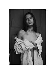 Donny van de beek's age is 24 years old as of now. Juliana Custodio The Fashion Spot