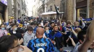 Home in primo piano inter: Scudetto Inter Festa A Macerata Con Qualche Assembramento Foto Cronache Maceratesi