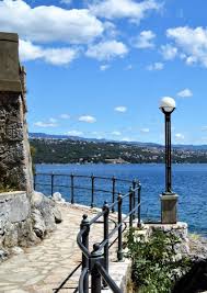 È spesso chiamata la perla dell'adriatico. Opatija Abbazia Croazia Croazia Viaggiare In Europa Turismo