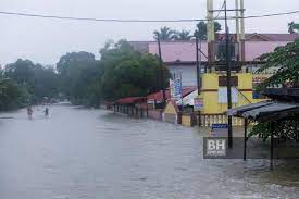 Kami boleh katakan rakyat negeri kelantan cukup kental dan kuat. 1 617 Mangsa Banjir Dipindahkan Di Kelantan