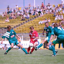 L'8ª edizione della supercoppa di polonia si è svolta il 24 luglio 1994, dopo un anno di stop. Historia W 1994 Roku Legia Ograla Lks 6 4 I Zdobyla Superpuchar Zdjecia Legia Warszawa