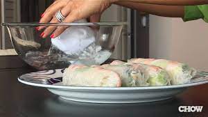 Jun 10, 2019 · instructions before getting started, lightly wet your work surface (as this will keep your rice paper wrapper from sticking). How To Keep Prepared Spring Rolls Fresh Chow Tip Youtube