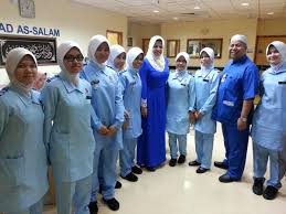 Hospitality service in kuala lumpur, malaysia. Shahrizat Jalil Auf Twitter Bergambar Bersama Jururawat Wanita Di Hospital Pusrawi Semasa Melawat Seorang Pesakit Http T Co 9lsjofof53