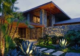 Jennifer Aniston S House Ohana For Sale In Beverly Hills Hooked On Houses Beverly Hills Houses Jennifer Aniston House Celebrity Houses