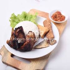 Nasi padang ialah bahagian yang tak terpisah dari kakitangan negara indonesia ketika rehat makan tengah hari di daerah perbandaran. Lapau Padang Parmato Bundo Madiun Makanan Delivery Menu Grabfood Id