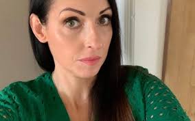 I lost my uterus and ovaries': Endometriosis sufferer speaks out during  awareness month