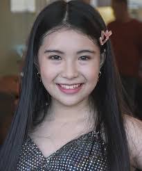 Lindsay Lau's Instagram, Twitter & Facebook