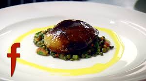 Gordon Ramsay Shows His Chefs How To Make Foie Gras Youtube Gordon Ramsay Shows Foie Gras Recipe Gordon Ramsay