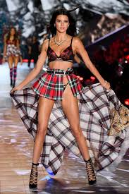 Victoria's secret fashion show 2018 highlights kendall jenner, gigi hadid, bella hadid and more victoria's secret fashion show. Kendall Jenner Walks The Runway During The 2018 Victoria S Secret Fashion Show At Pier 94 In