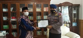 Video komandan brimob pukul anggota polisi. Danki Brimob Kompi 2 Batalyon B Pelopor Kunjungi Iain Langsa Daerah Beritamerdeka Net