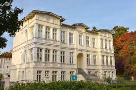 Seebad ahlbeck nur wenige schritte vom zentrum entfernt, unweit der strandpromenade, finden sie das haus ferienidyll. Villa Meeresblick 4 In Ahlbeck Firma Maja Appartement Vermittlung Herr T Jany