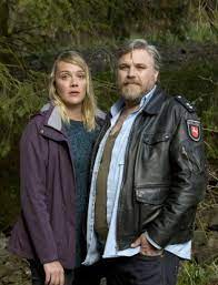 Skuespillerne gør et godt stykke arbejde i filmen. Harter Brocken Die Kronzeugin Filmkritik Film Tv Spielfilm