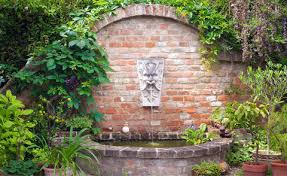 Eine besondere zierde für jeden garten oder hof. Wandbrunnen Fur Den Garten Mein Schoner Garten