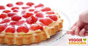 Leckerer saftiger erdbeerkuchen mit pudding creme und einem fluffigen biskuitboden. Veganer Erdbeerkuchen Mit Vanillepudding Einfach