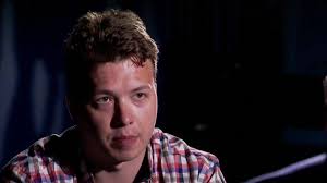 Door zijn design en functionaliteit, wordt vaak gezegd dat vk is een kloon van facebook, niet alleen omdat hij een vergelijkbaar concept, maar als een business model vergelijkbaar. Roman Protasevich Belarus Journalist S Confession Was Forced Family Says Bbc News