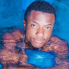 GRACE LUZOLO GARÇON DÉGOURDI