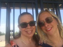 People weren't expecting Sam Hunt to hit the stage! WATCH: