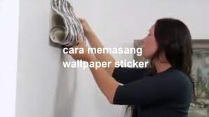 Simile a memasang wallpaper pada dinding bercat. Cara Memasang Wallpaper Sticker Dinding Dengan Mudah Kios Wallpaper Youtube