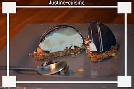 Domes Au Chocolat Et A La Mousse De Poire Sur Croquant Au Speculoos Recette Dome Chocolat Alimentation Speculoos
