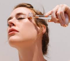 How to Use a Lymphatic Drainage Face Roller