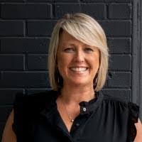 Regina Rael's Instagram, Twitter & Facebook