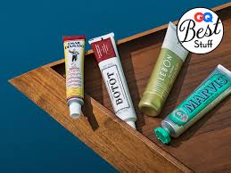 The formula uses hydrated silica to give you an effective solution for reducing the appearance of stains on your teeth. The Best European Toothpastes Will Give Your Teeth A Vacation Gq