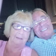 Can someone show me how to do the luggage label. I've followed the  instructions but just doesn't look right, anyone got a picture of how they  have done theirs